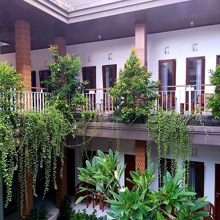 Genta House Hotel Kuta  Ngoại thất bức ảnh