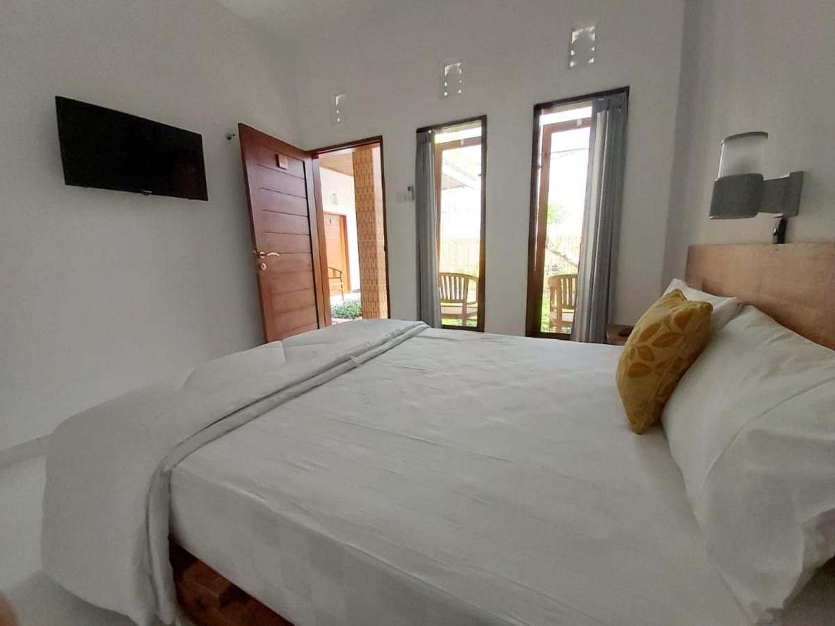 Genta House Hotel Kuta  Ngoại thất bức ảnh
