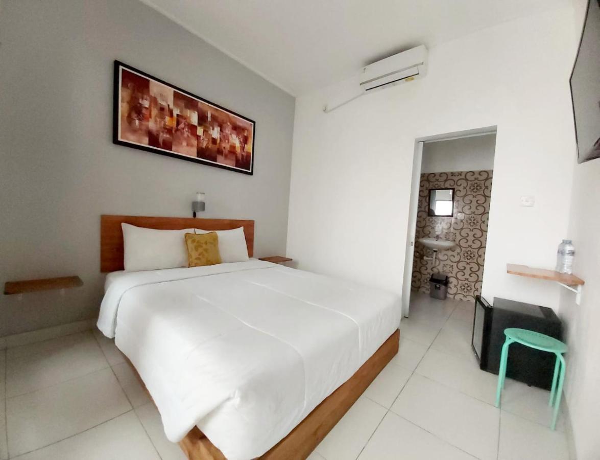 Genta House Hotel Kuta  Ngoại thất bức ảnh