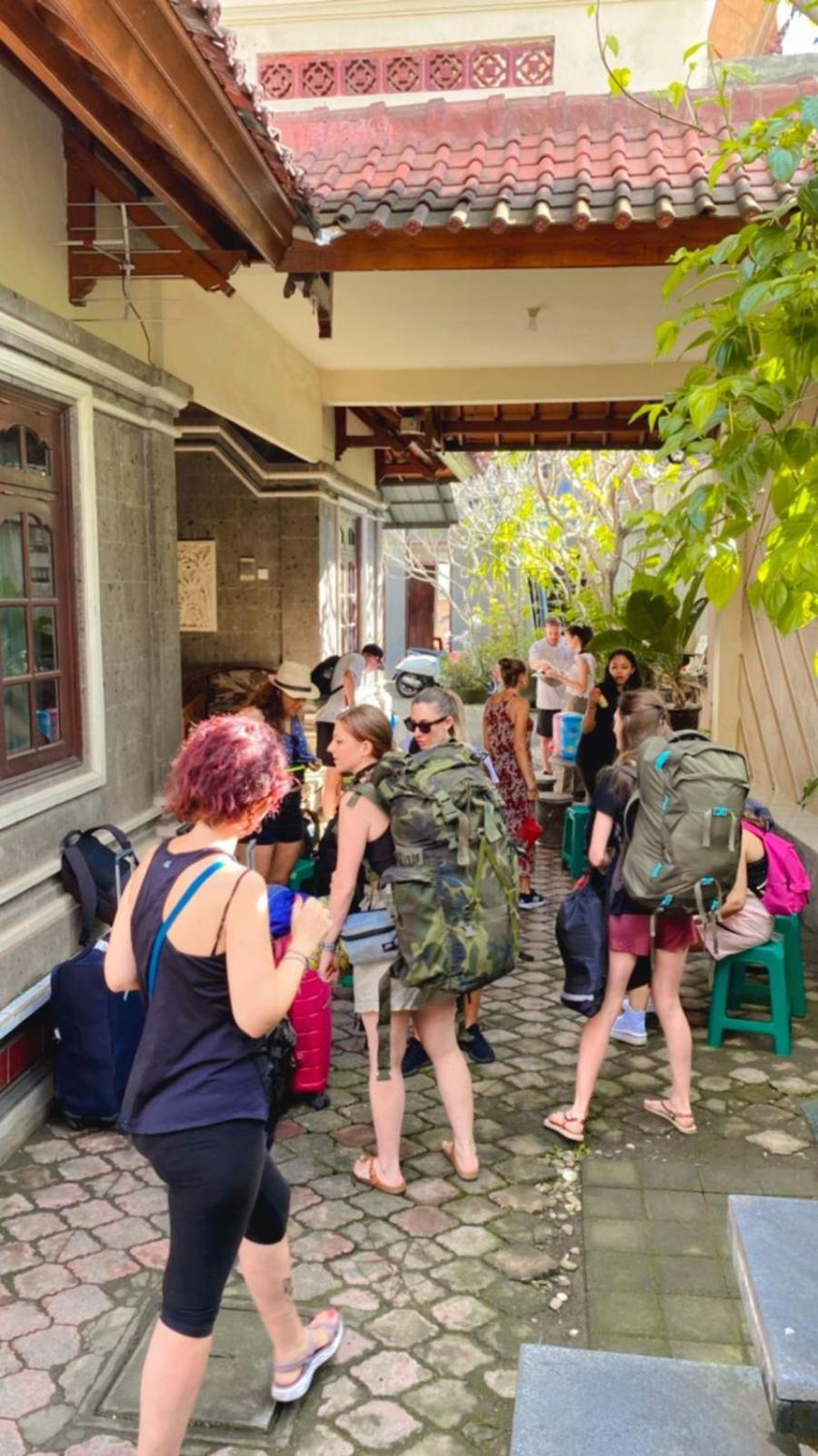 Genta House Hotel Kuta  Ngoại thất bức ảnh